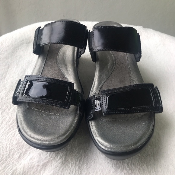 Naot Treasure Wedge Black Size 42 sandals top strap has stretch band - Picture 2 of 11